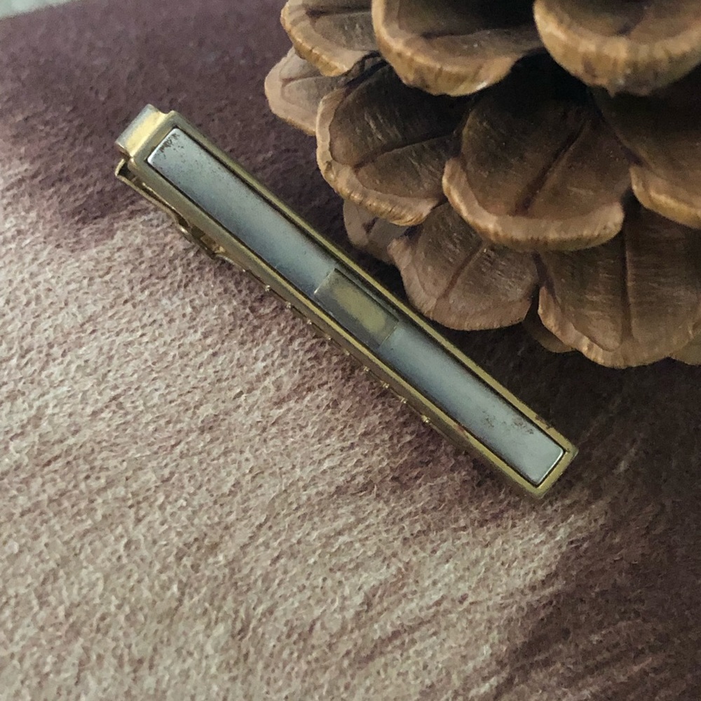 Vintage men’s Anson signed gold and silver tie bar clip